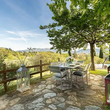 Villa D'amico, Charming Indulgence Overlooking Town Centre *