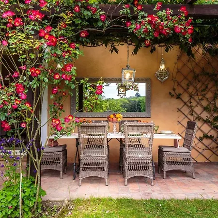 D'amico, Charming Indulgence Overlooking Town Centre