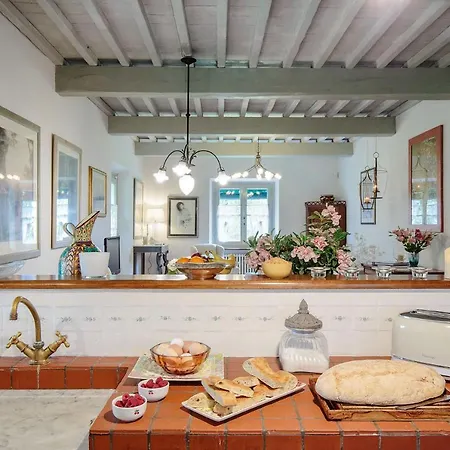 D'amico, Charming Indulgence Overlooking Town Centre Villa *