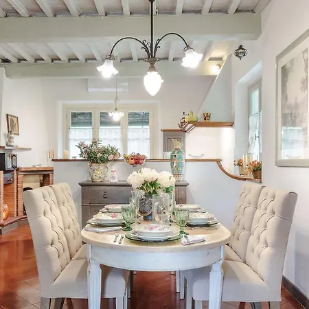 D'amico, Charming Indulgence Overlooking Town Centre Lucques