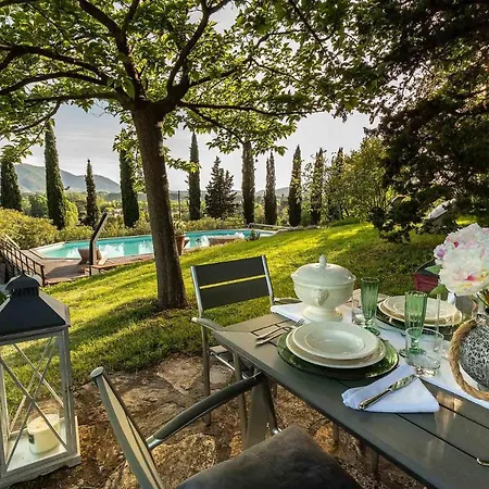 D'amico, Charming Indulgence Overlooking Town Centre *