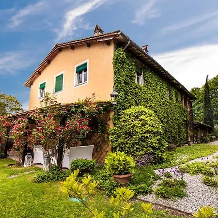 Villa D'amico, Charming Indulgence Overlooking Town Centre Lucques