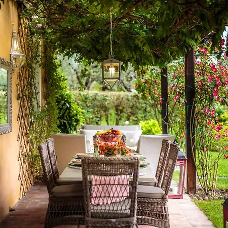 Villa D'amico, Charming Indulgence Overlooking Town Centre Lucca
