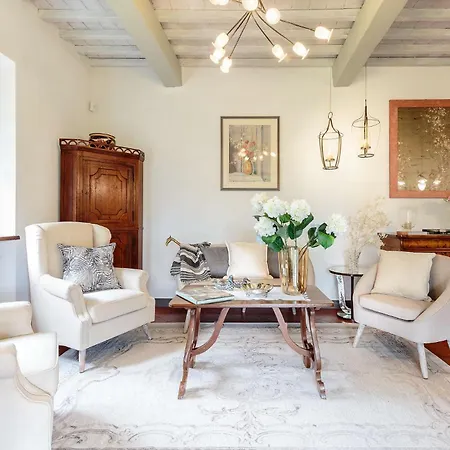 Villa D'amico, Charming Indulgence Overlooking Town Centre