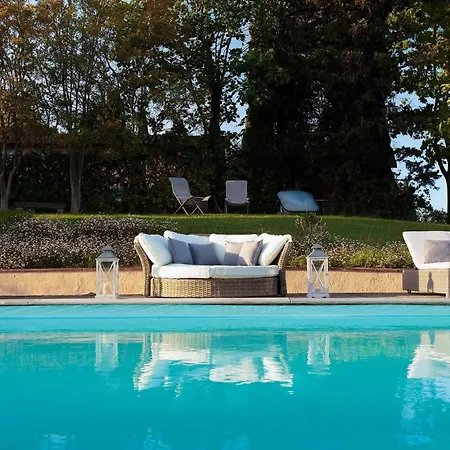 Villa D'amico, Charming Indulgence Overlooking Town Centre *