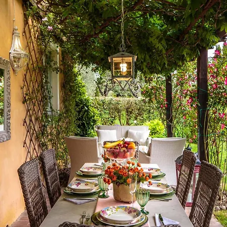 Villa D'amico, Charming Indulgence Overlooking Town Centre *
