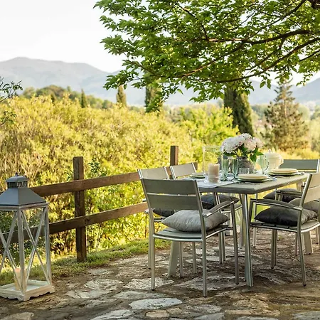 Villa D'amico, Charming Indulgence Overlooking Town Centre Lucques
