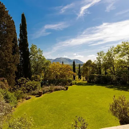 D'amico, Charming Indulgence Overlooking Town Centre * Lucques