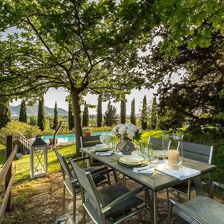 D'amico, Charming Indulgence Overlooking Town Centre ヴィラ ルッカ