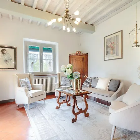 D'amico, Charming Indulgence Overlooking Town Centre Lucca