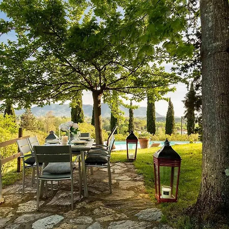 Willa D'amico, Charming Indulgence Overlooking Town Centre